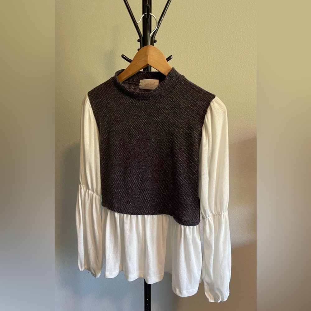 Sugarfox - Slight mock neck gray vest layered long sleeved top. Size medium